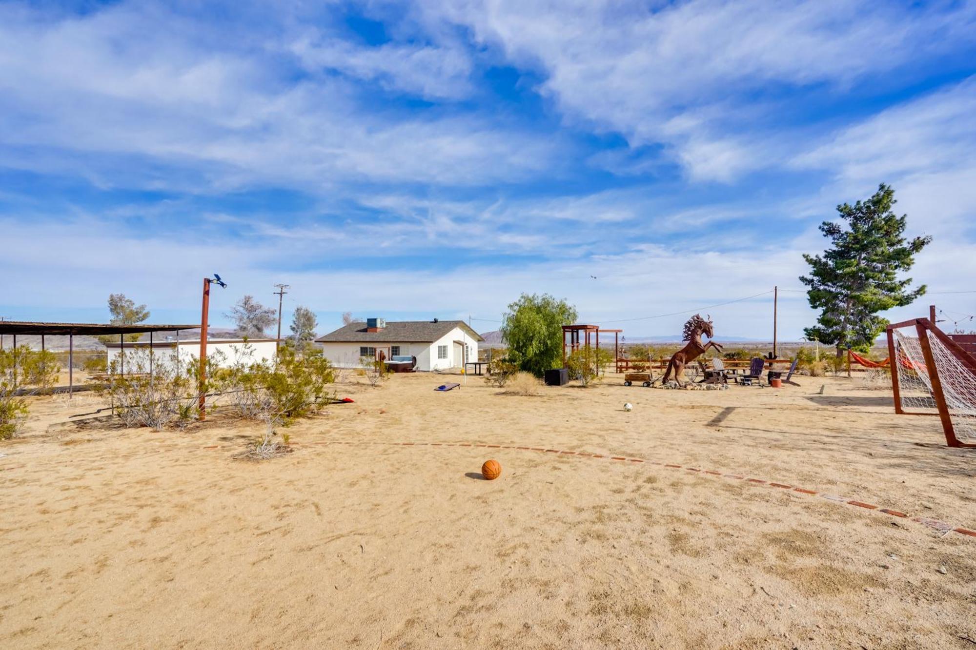 Desert Escape - Hot Tub, Fire Pit And Grill Landers Exterior foto