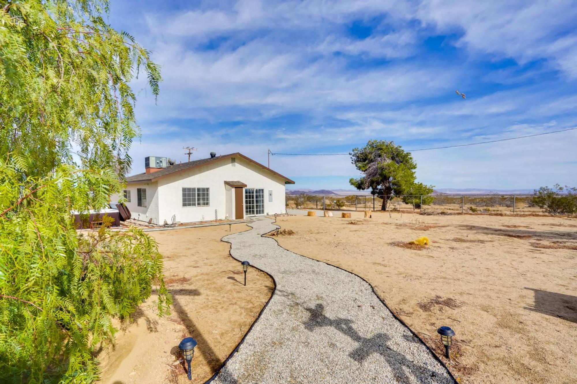 Desert Escape - Hot Tub, Fire Pit And Grill Landers Exterior foto
