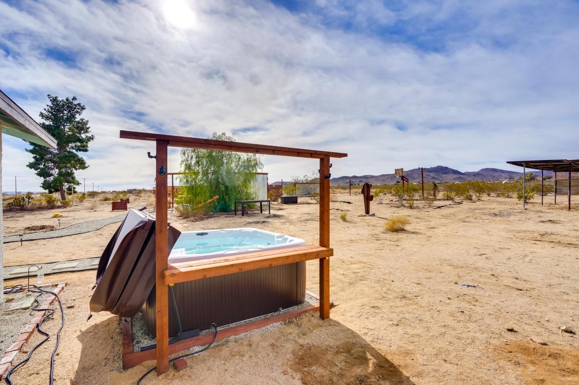 Desert Escape - Hot Tub, Fire Pit And Grill Landers Exterior foto