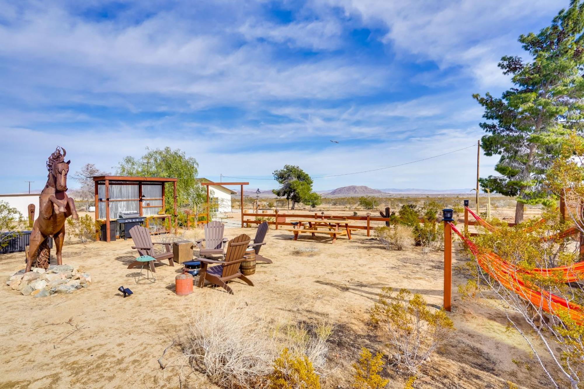 Desert Escape - Hot Tub, Fire Pit And Grill Landers Exterior foto