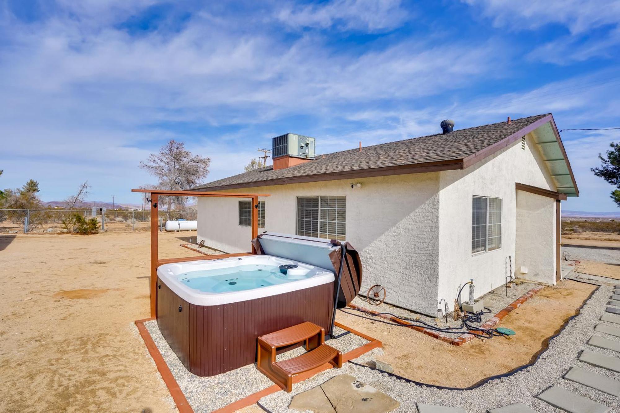Desert Escape - Hot Tub, Fire Pit And Grill Landers Exterior foto