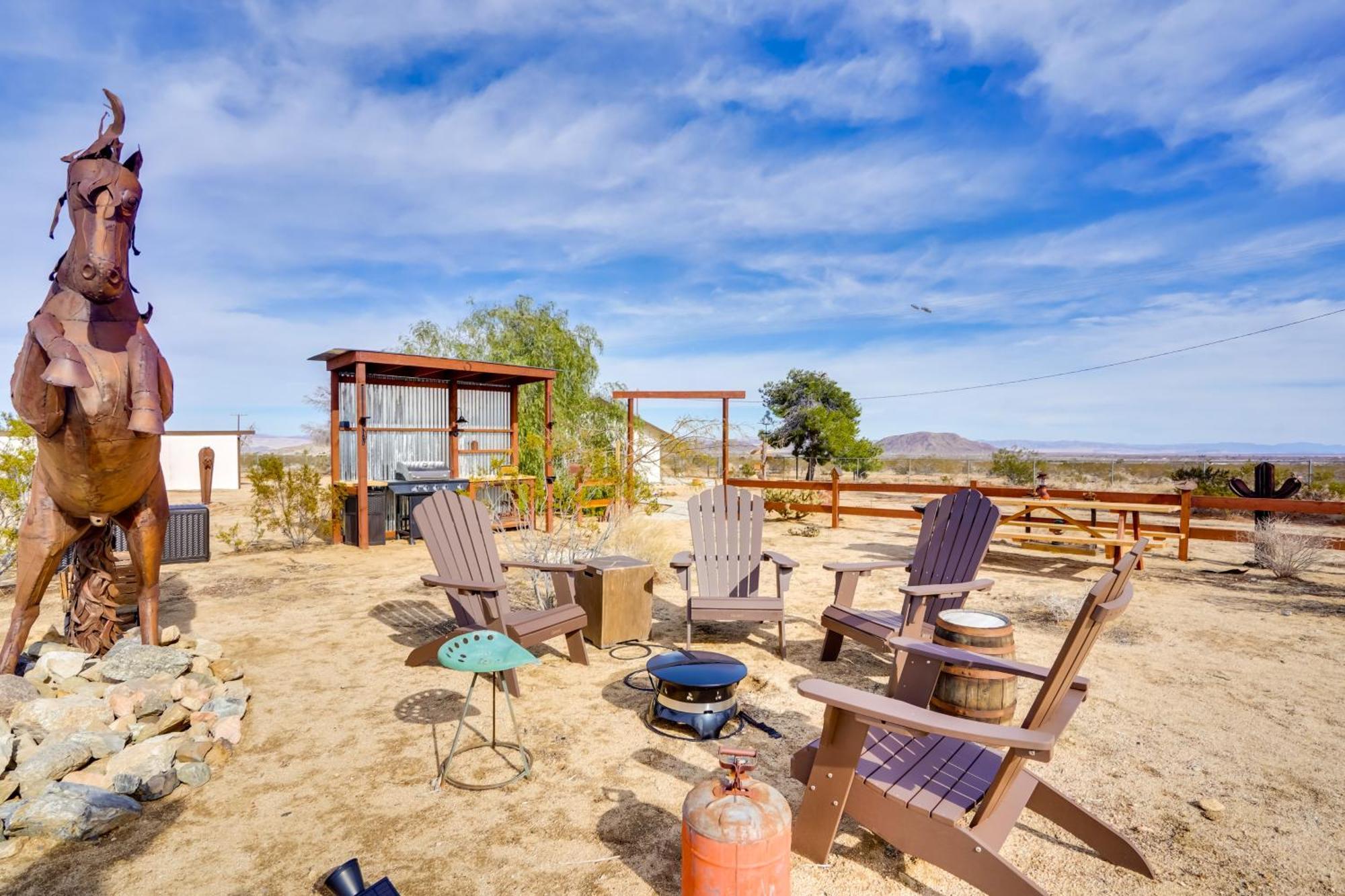 Desert Escape - Hot Tub, Fire Pit And Grill Landers Exterior foto