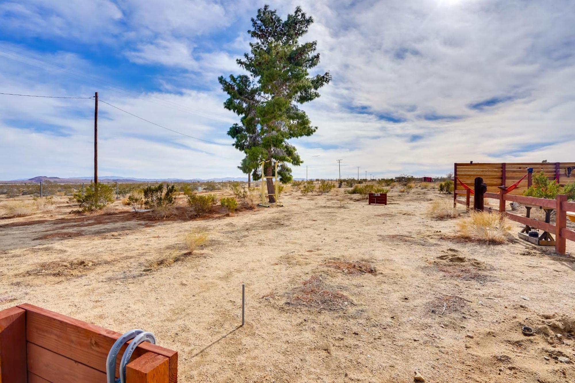 Desert Escape - Hot Tub, Fire Pit And Grill Landers Exterior foto